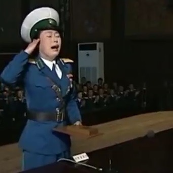 북한여성경찰