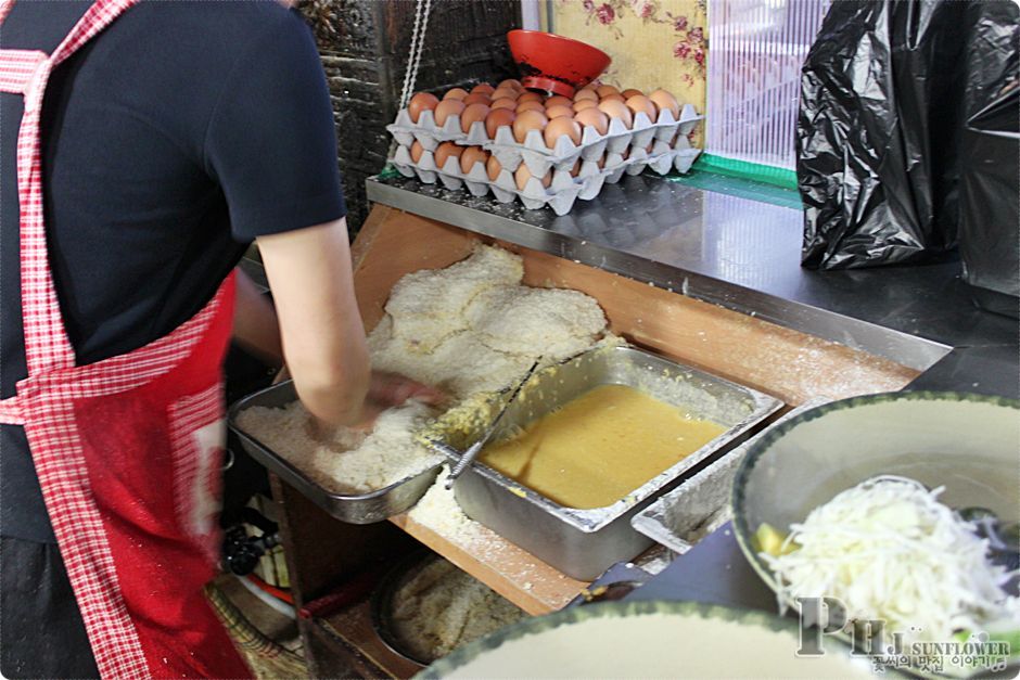 강남맛집-이렇게 두꺼운 돈가스는 처음이야.맛까지 좋은-한성돈가스