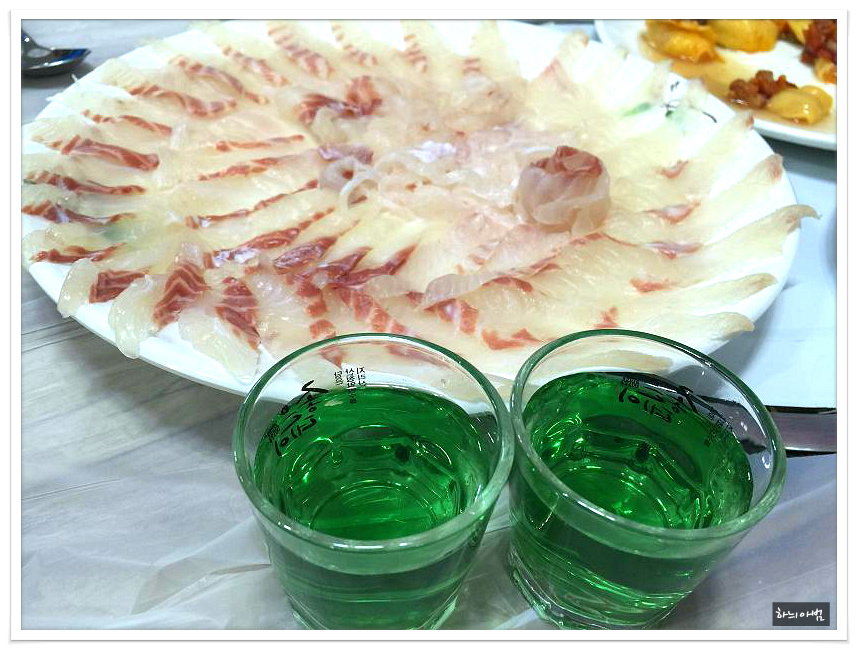 <통영/중앙시장>자연산돌돔,뽈락구이,갑오징어,멍게 통영에서 먹은게 맛나구만~ - 경남/통영 지역 추천맛집 태웅관 후기