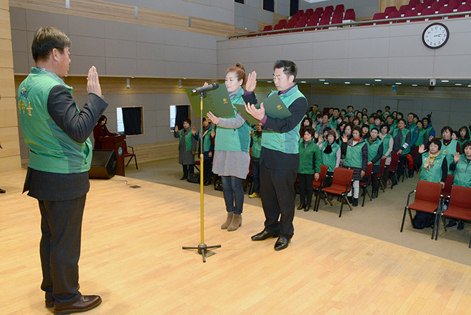 257E213858AB9A9C1F30B2