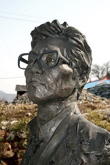 <혁명적 민중시인> 김남주 평전/[86회] ‘시와 시인’ 창간호에 ‘예술지상주의’ 등 발표