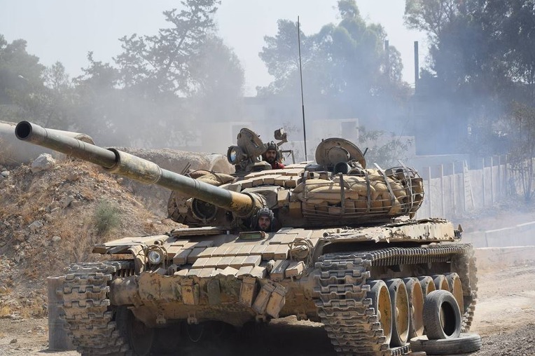 시리아의 슬랫 아머 T-72M1 전차와 샌드백 T-72M1 전차 - Slat Armour T-72M1 Tank & Sandbag T-72M1 Tank in the Syria 