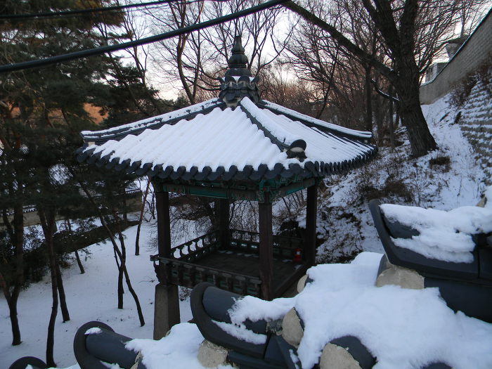 계동 중앙고등학교 서관, 동관, 본관 뒷모습, 괘궁정