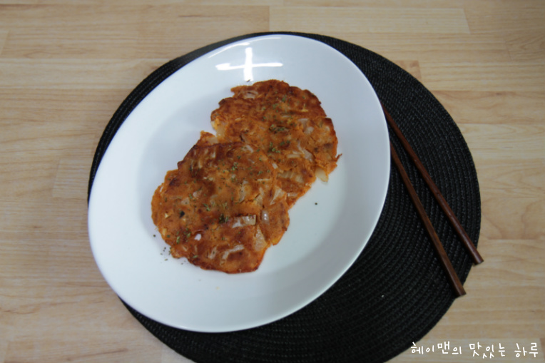 윤식당 김치전 레시피 맛있네요~  ^^