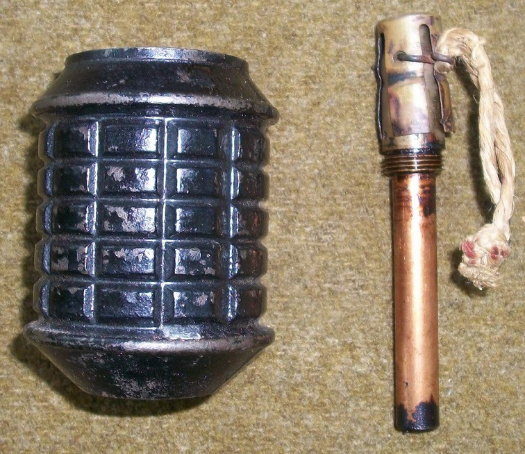 일본군의 오키나와 양배추 수류탄 부비 트랩 - Japanese troops Type 97 grenade cabbage booby traps