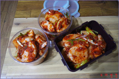 냉장고 비우기로 갈비찜에 냉이전을 부치고 달래를 무치고 장아찌도 담급니다. 