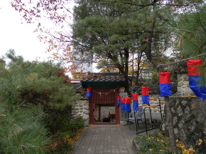서울 도심 속의 조촐한 민간 신앙의 현장, 행당동 아기씨당 ~~ (아기씨당굿, 아기씨당 무신도, 5층석탑)